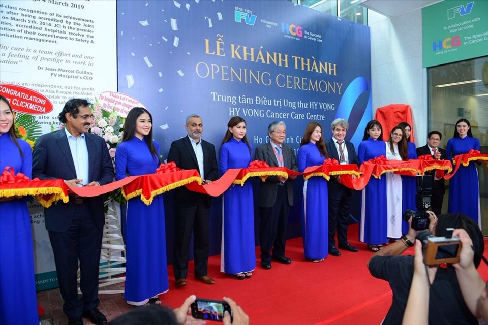 Khai trương Trung tâm điều trị ung thư Hy Vọng - nơi HCG sẽ hợp tác với Bệnh viện FV chữa trị ung thư cho bệnh nhân. Ảnh: C.H Khai trương Trung tâm điều trị ung thư Hy Vọng - nơi HCG sẽ hợp tác với Bệnh viện FV chữa trị ung thư cho bệnh nhân. Ảnh: C.H