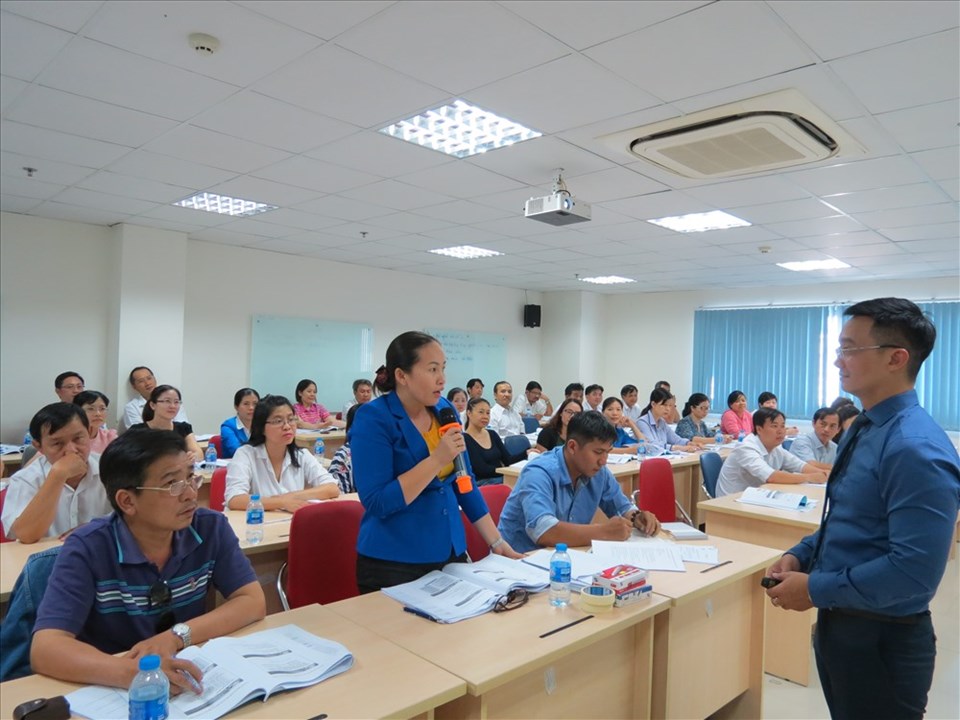Cán bộ nữ của EVNHCMC tham gia các lớp học tại Trung tâm Huấn luyện đào tạo của đơn vị - Ảnh: L.T Cán bộ nữ của EVNHCMC tham gia các lớp học tại Trung tâm Huấn luyện đào tạo của đơn vị - Ảnh: L.T