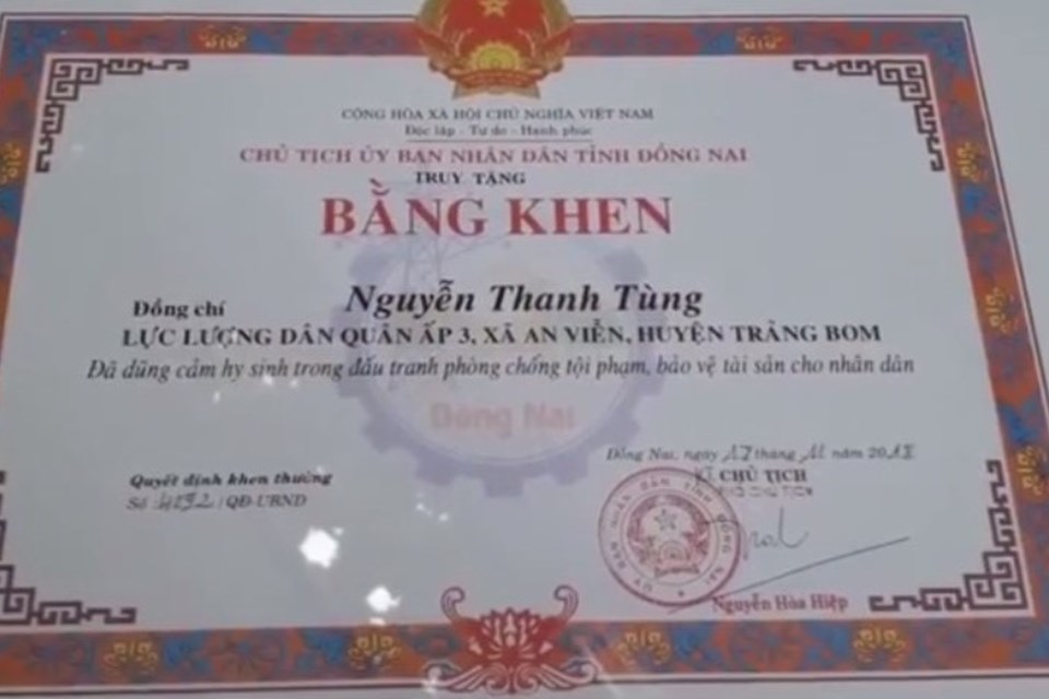 Đồng Nai: Truy tặng bằng khen cho dân quân tử nạn khi đuổi bắt cướp Đồng Nai: Truy tặng bằng khen cho dân quân tử nạn khi đuổi bắt cướp