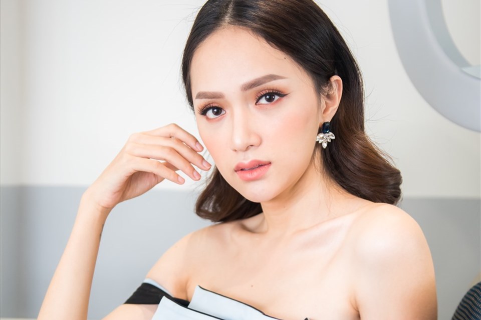 Hương Giang lần đầu live hit đỉnh tại Làn sóng xanh Next Step Hương Giang lần đầu live hit đỉnh tại Làn sóng xanh Next Step