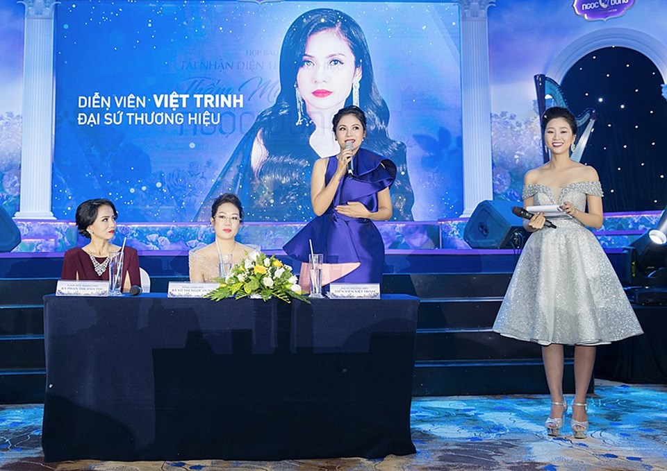 Sự kiện công bố đại sứ thương hiệu mới của TMV Ngọc Dung. Sự kiện công bố đại sứ thương hiệu mới của TMV Ngọc Dung.