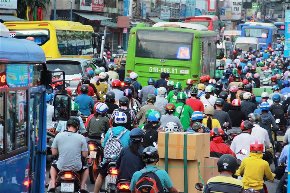 Có nhiều lộ trình giúp người dân từ Sài Gòn về quê nghỉ Tết thuận lợi. Có nhiều lộ trình giúp người dân từ Sài Gòn về quê nghỉ Tết thuận lợi.