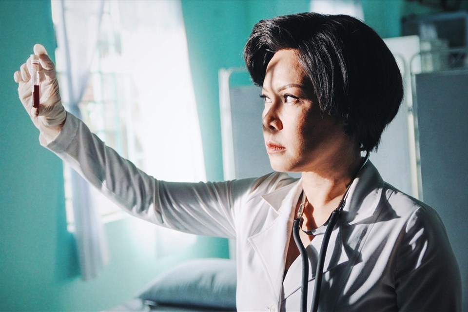 Việt Hương nhận vai lạ đời nhất trong nghiệp diễn hài Việt Hương nhận vai lạ đời nhất trong nghiệp diễn hài