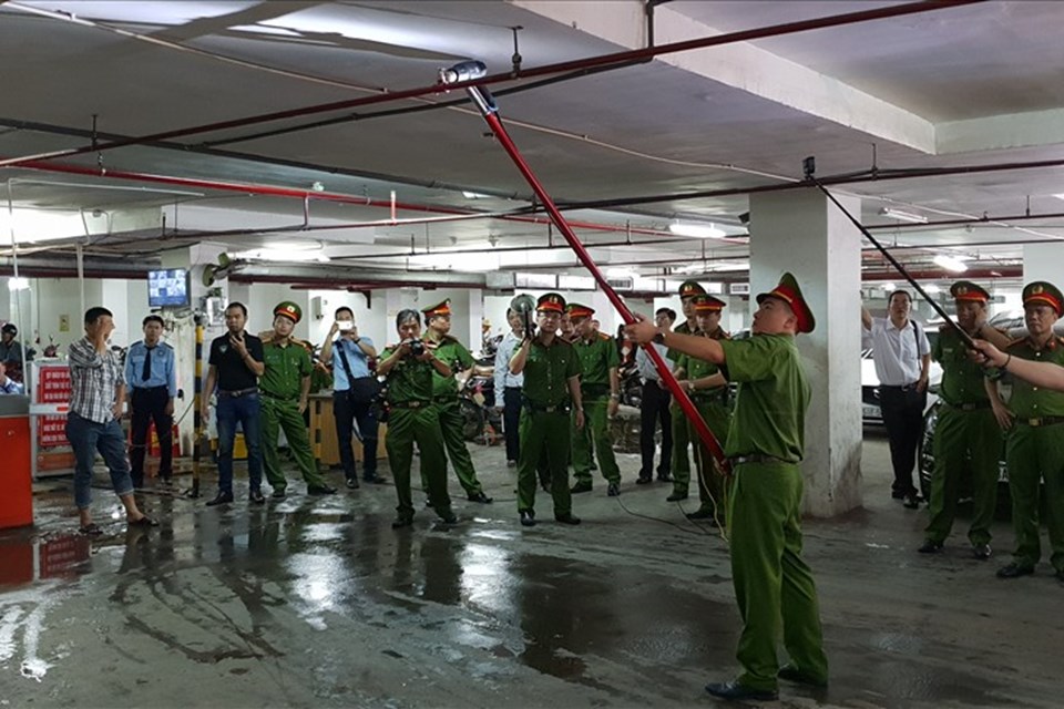 Bị kiểm tra bất ngờ, chung cư cao cấp lộ ra hàng loạt lỗi về PCCC Bị kiểm tra bất ngờ, chung cư cao cấp lộ ra hàng loạt lỗi về PCCC
