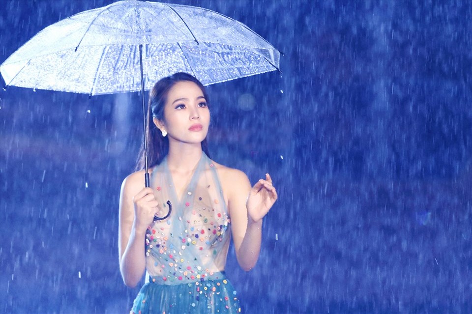 Hoa hậu Dương Kim Ánh là học trò cưng của ca sĩ Đông Đào Hoa hậu Dương Kim Ánh là học trò cưng của ca sĩ Đông Đào