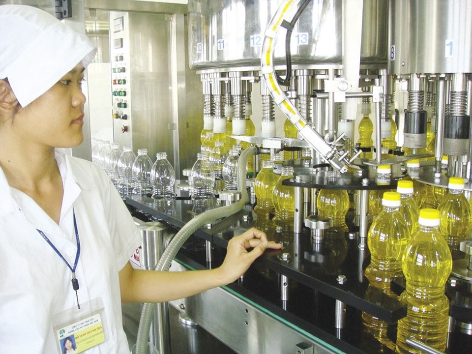 Doanh nghiệp không được quyền mua bảo hiểm nhân thọ thay thế cho việc tham gia BHXH bắt buộc. Ảnh: NAM DƯƠNG Doanh nghiệp không được quyền mua bảo hiểm nhân thọ thay thế cho việc tham gia BHXH bắt buộc. Ảnh: NAM DƯƠNG