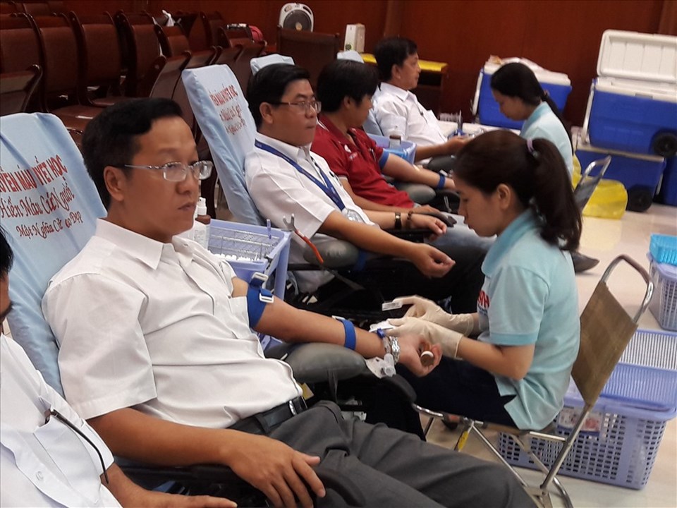 Cán bộ, công nhân viên Tổng công ty Điện lực TPHCM hiến máu sáng 25.7. Ảnh Nam Dương Cán bộ, công nhân viên Tổng công ty Điện lực TPHCM hiến máu sáng 25.7. Ảnh Nam Dương