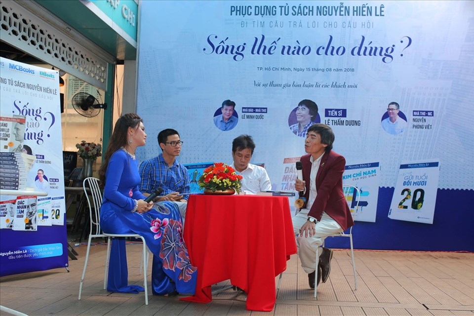 Phục dựng tủ sách 120 cuốn của dịch giả Nguyễn Hiến Lê Phục dựng tủ sách 120 cuốn của dịch giả Nguyễn Hiến Lê
