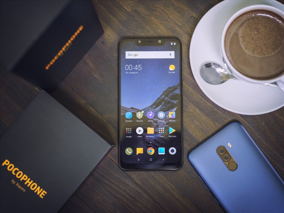 POCOPHONE F1 có cấu hình "khủng" nhưng mức giá tầm trung. POCOPHONE F1 có cấu hình "khủng" nhưng mức giá tầm trung.