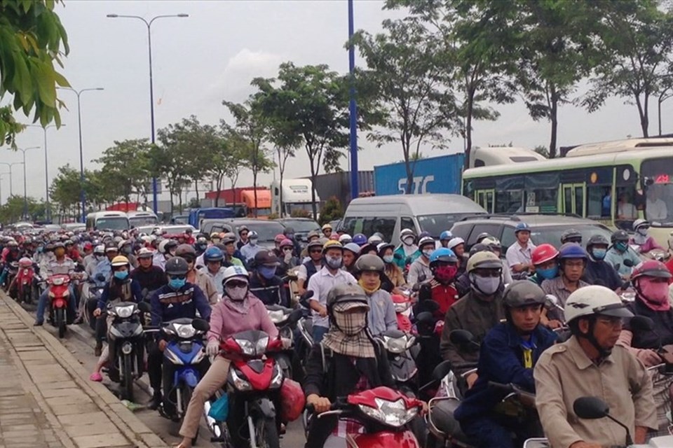 Các tuyến vành đai chưa hoàn chỉnh làm cho khả năng kết nối TPHCM với các tỉnh bị hạn chế. Ảnh: M.Q Các tuyến vành đai chưa hoàn chỉnh làm cho khả năng kết nối TPHCM với các tỉnh bị hạn chế. Ảnh: M.Q