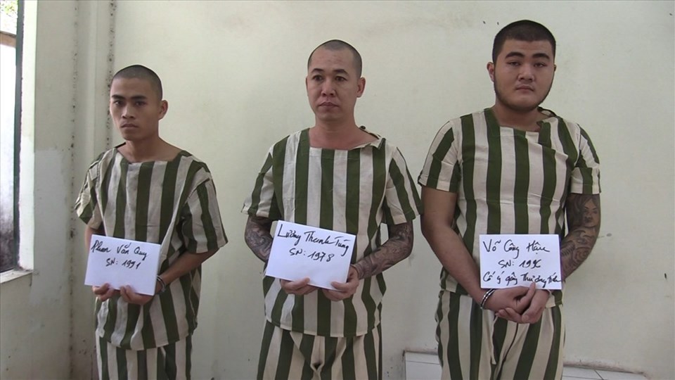 Các đối tượng Quy, Tùng, Hậu tại cơ quan công an. Các đối tượng Quy, Tùng, Hậu tại cơ quan công an.
