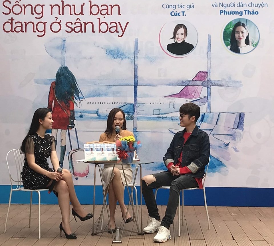 Cúc T (ở giữa) và Anh Khang (bên phải) chia sẻ về căn bệnh trầm cảm Cúc T (ở giữa) và Anh Khang (bên phải) chia sẻ về căn bệnh trầm cảm