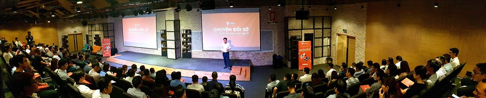 Toàn cảnh hội thảo “Chuyển đổi số trong quản trị doanh nghiệp: Từ xu thế tất yếu đến thực tiễn triển khai” (ảnh:LA).