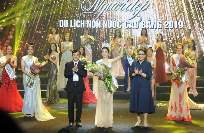 Nông Thị Thiêng xuất sắc đoạt giải “Người đẹp Du lịch Non nước Cao Bằng 2019“. Ảnh: BTC.