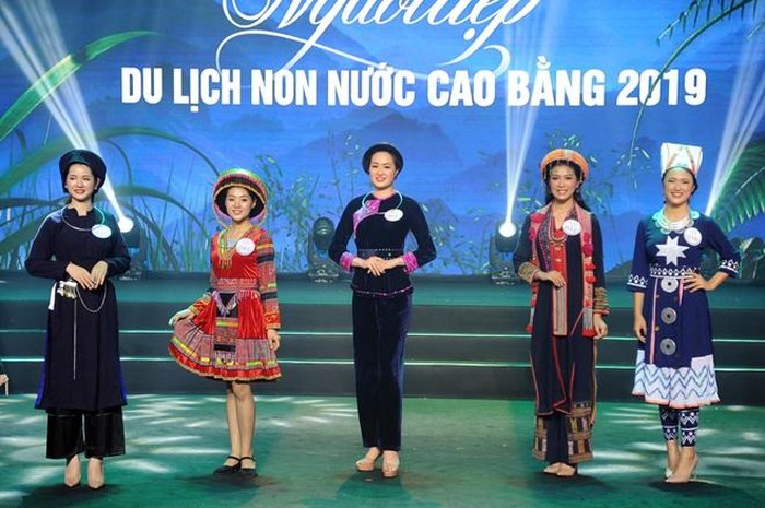 Cuộc thi năm nay được đánh giá cao bởi các thí sinh đều sở hữu nhan sắc, học vấn đồng đều.