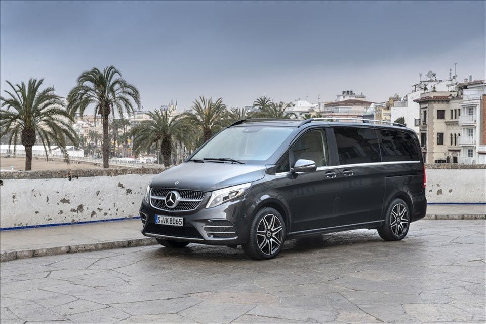 V 250 AMG như một VIP lounge di động V 250 AMG như một VIP lounge di động