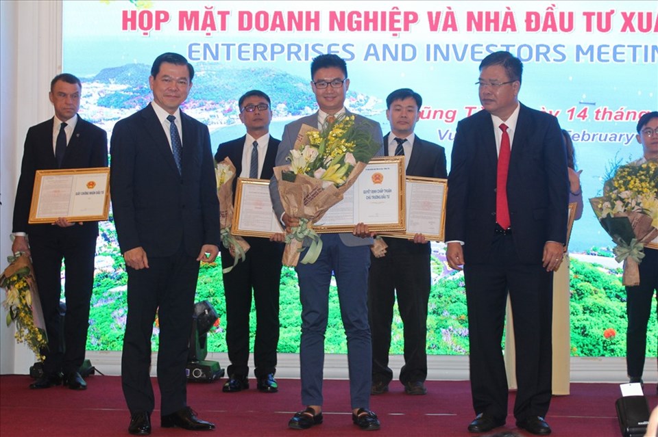 Bà Rịa - Vũng Tàu đón nhận làn sóng đầu tư mới 13.500 tỉ đồng ngay từ những ngày đầu năm mới Kỉ Hợi Bà Rịa - Vũng Tàu đón nhận làn sóng đầu tư mới 13.500 tỉ đồng ngay từ những ngày đầu năm mới Kỉ Hợi