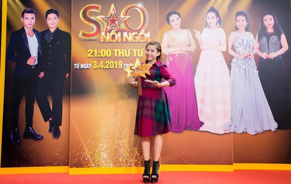 Bình Tinh - quán quân Sao nối ngôi mùa đầu tiên. Bình Tinh - quán quân Sao nối ngôi mùa đầu tiên.
