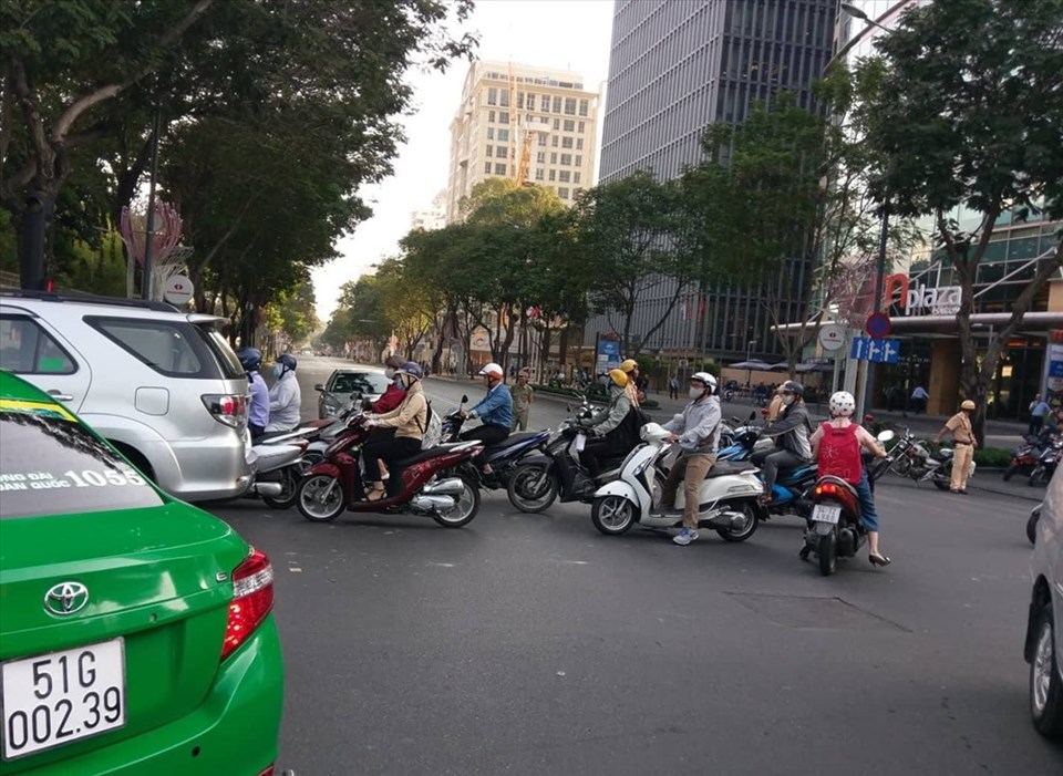 Nhiều tuyến đường khu trung tâm TPHCM bị cấm xe dịp lễ 30.4. Ảnh: M.Q Nhiều tuyến đường khu trung tâm TPHCM bị cấm xe dịp lễ 30.4. Ảnh: M.Q