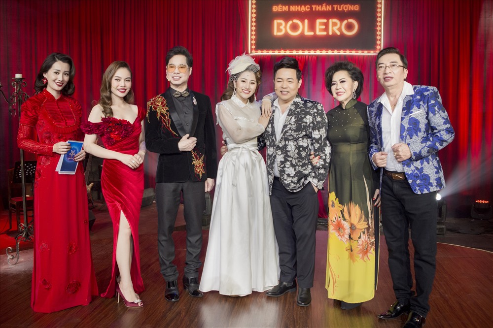 Người đẹp bên dàn huấn luyện viên “Thần tượng Bolero” năm nay.