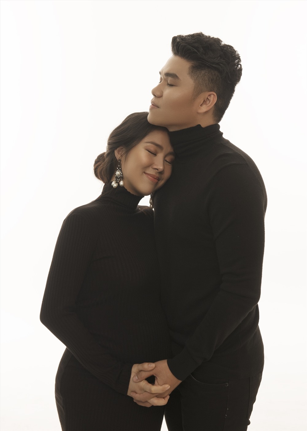 Ông xã Lê Phương - nam ca sĩ Trung Kiên chuyển hướng sang làm kinh doanh và đứng phía sau hỗ trợ bà xã trong sự nghiệp.