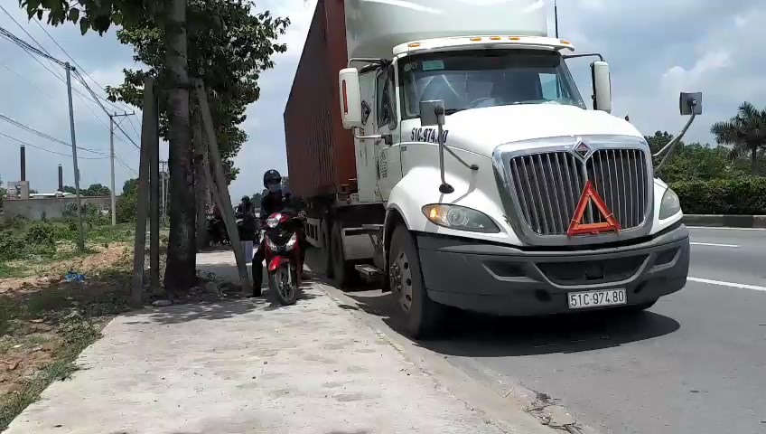 Xe container liên quan đến vụ tai nạn.