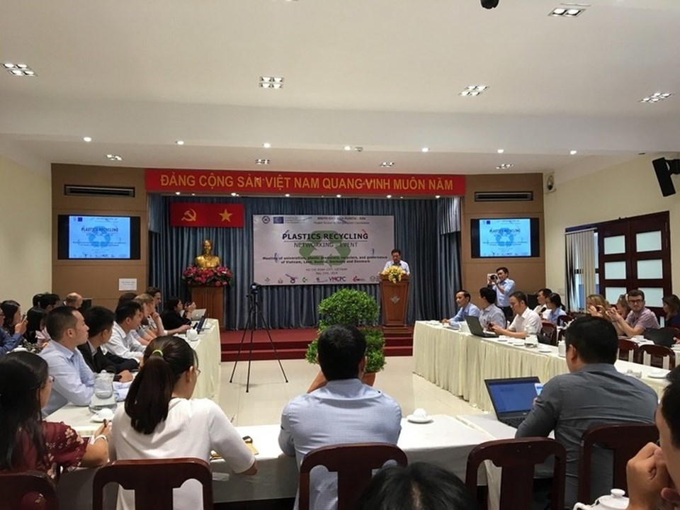 Hội thảo về rác thải nhựa tại Công ty Môi trường - Đô thị TP HCM. Ảnh: C.H Hội thảo về rác thải nhựa tại Công ty Môi trường - Đô thị TP HCM. Ảnh: C.H