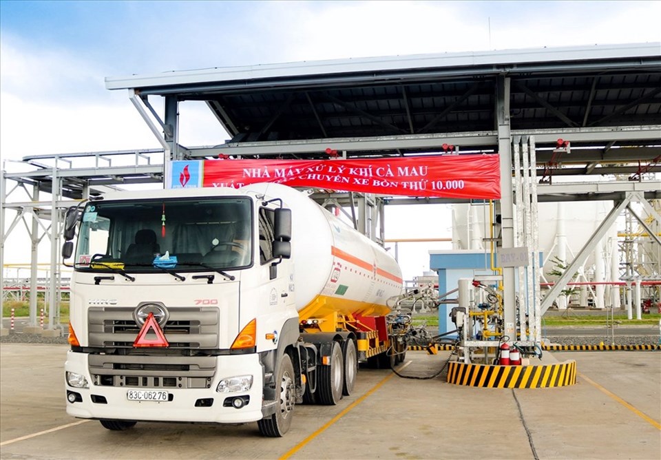 KCM đón mừng chuyến xe bồn nhận nguồn LPG thứ 10.000. KCM đón mừng chuyến xe bồn nhận nguồn LPG thứ 10.000.