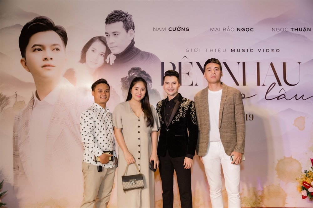 Lê Phương và Nam Cường là đôi bạn thân lâu năm. Cả hai luôn cổ vũ và ủng hộ nhau trong cuộc sống riêng lẫn sự nghiệp.