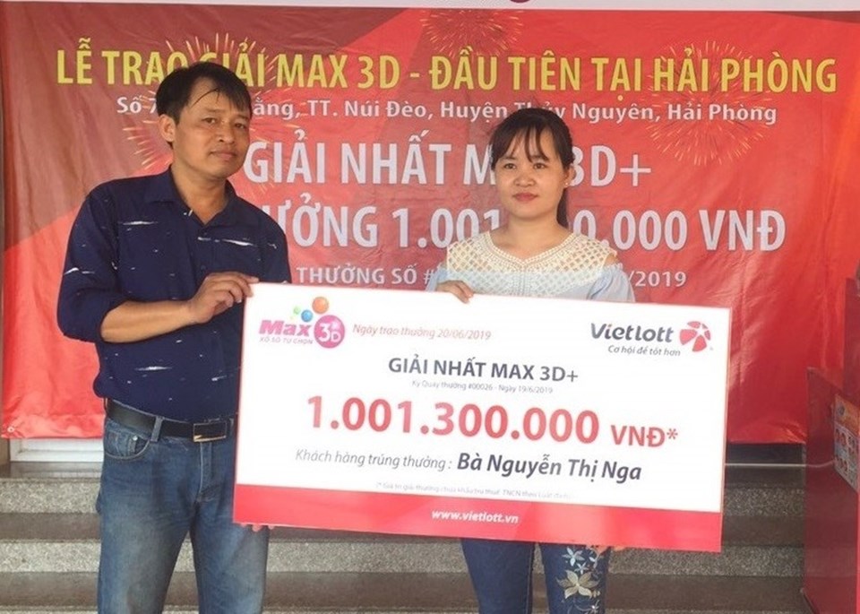 Chị Nga (Thợ may – Hải Phòng) nhận thưởng 1 tỷ đồng về sản phẩm Max 3D Chị Nga (Thợ may – Hải Phòng) nhận thưởng 1 tỷ đồng về sản phẩm Max 3D