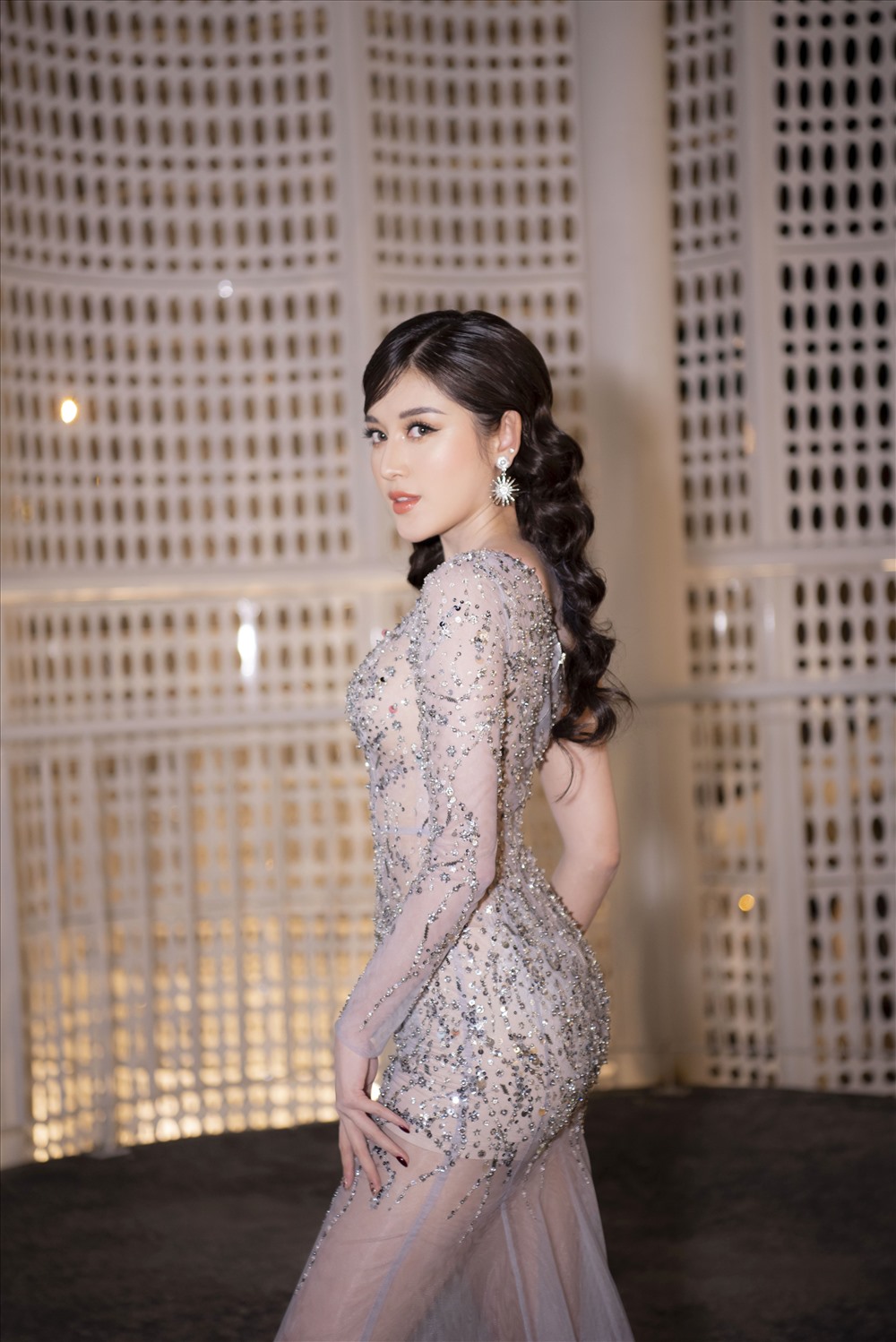 Người đẹp tiết lộ, bản thân không ngại thử nghiệm nhiều phong cách thời trang đa dạng.
