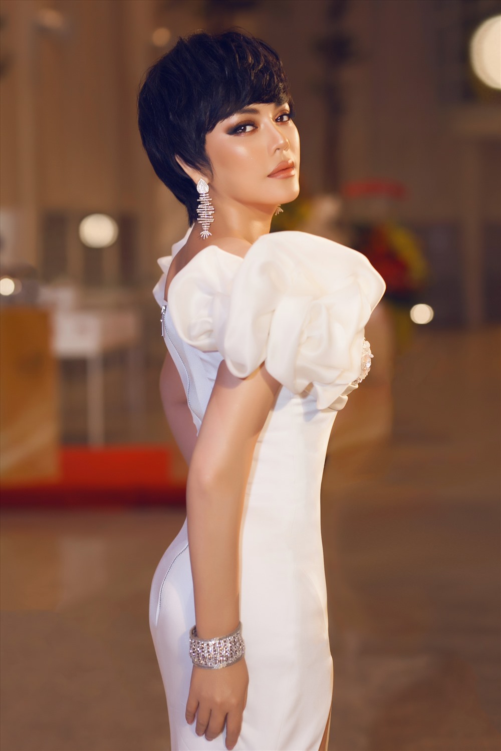Cô không ngại