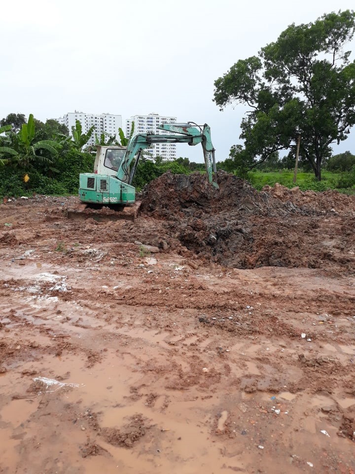 Lực lượng chức năng tiêu hủy 122 con lợn nhiễm dịch tả lợn châu Phi tại phường Tân Tạo, Quận Bình Tân, ảnh: Chi cục Chăn nuôi và Thú y TPHCM cung cấp.