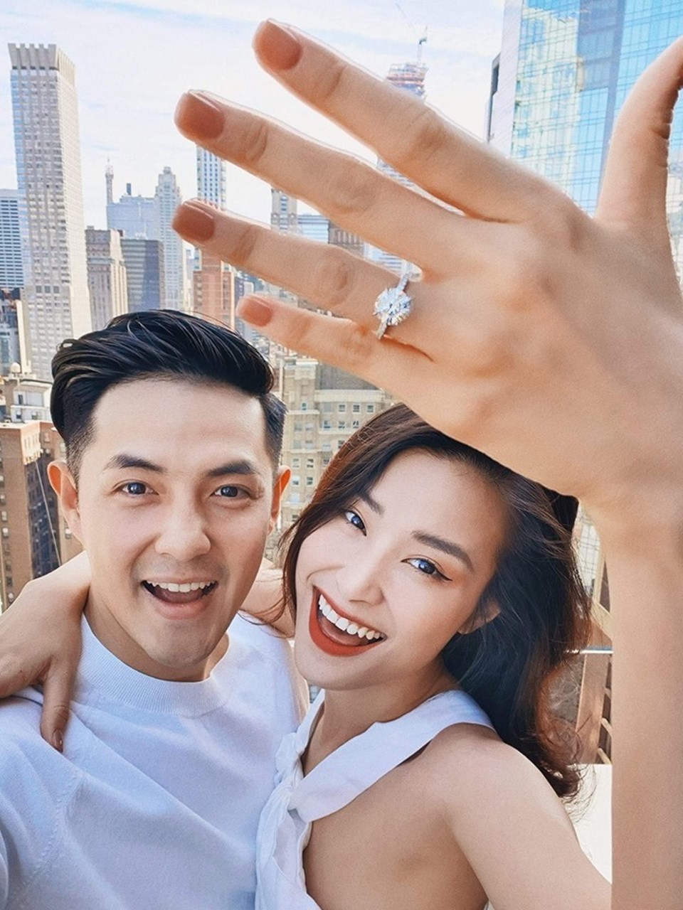 Chuyện tình đẹp của Ông Cao Thắng và Đông Nhi được người hâm mộ yêu thích. Chuyện tình đẹp của Ông Cao Thắng và Đông Nhi được người hâm mộ yêu thích.
