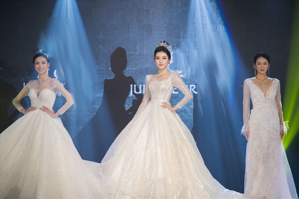Người đẹp nổi bật giữa dàn mỹ nhân trong show thời trang tổ chức vừa qua.