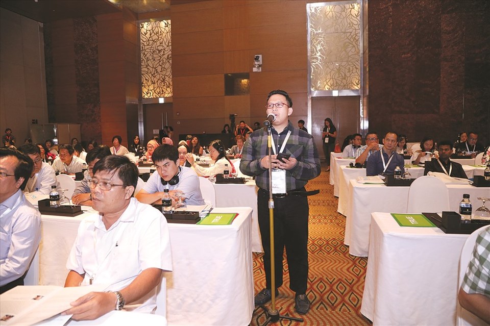 Những vấn đề cấp bách về dinh dưỡng đã được thảo luận chi tiết trong hội nghị. Những vấn đề cấp bách về dinh dưỡng đã được thảo luận chi tiết trong hội nghị.