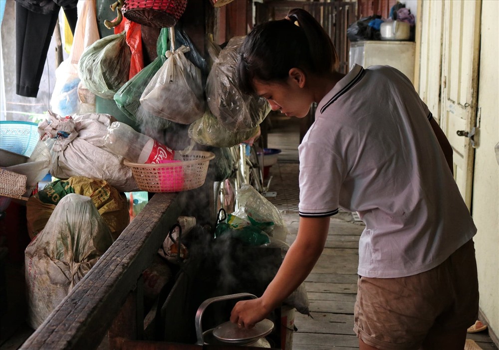Khu dọn rửa mini chênh vênh giữa khoảng không.