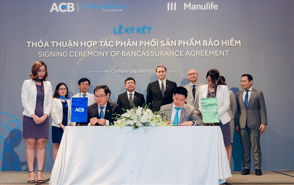 Lễ ký kết hợp tác giữa Manulife Việt Nam và ACB ngày 9.9.2019. Lễ ký kết hợp tác giữa Manulife Việt Nam và ACB ngày 9.9.2019.