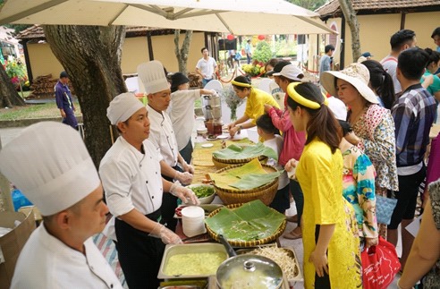 Chuẩn bị món ăn ba miền