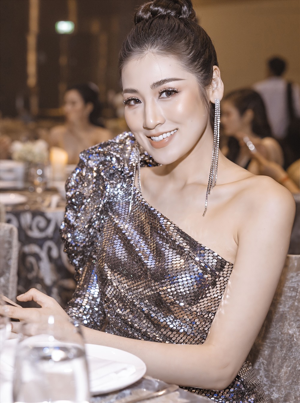 Á hậu Tú Anh