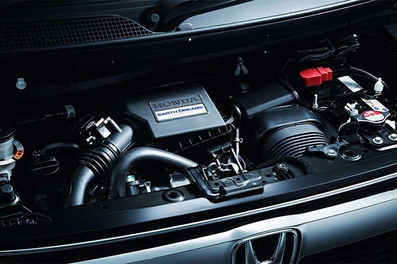 Cả 3 phiên bản của Honda N-Box đều sử dụng động cơ xăng dung tích 660cc. Ảnh ST.
