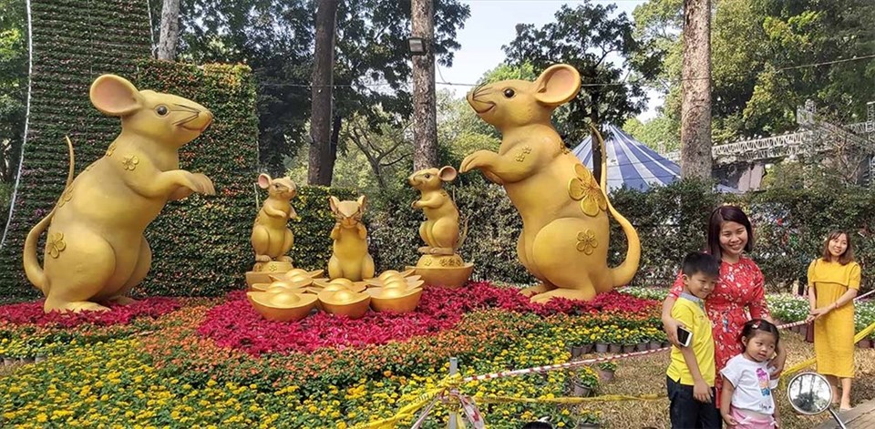 Tối 19.1, Hội hoa xuân sẽ khai mạc, đón người dân đến tham quan. Ảnh: QUỲNH NHƯ Tối 19.1, Hội hoa xuân sẽ khai mạc, đón người dân đến tham quan. Ảnh: QUỲNH NHƯ