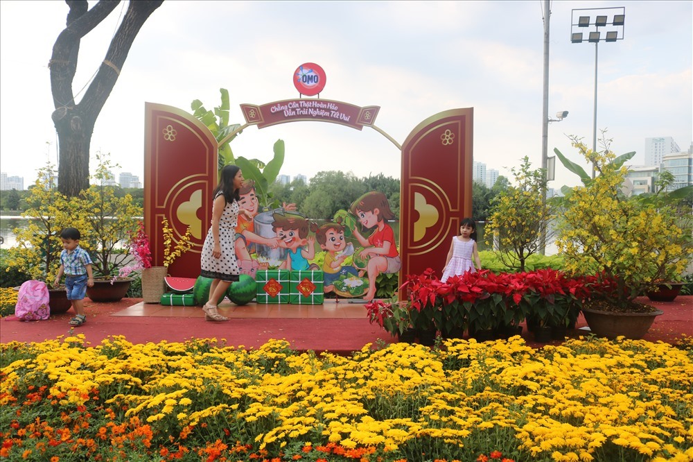 Hội hoa xuân Phú Mỹ Hưng. Ảnh Huân Cao.