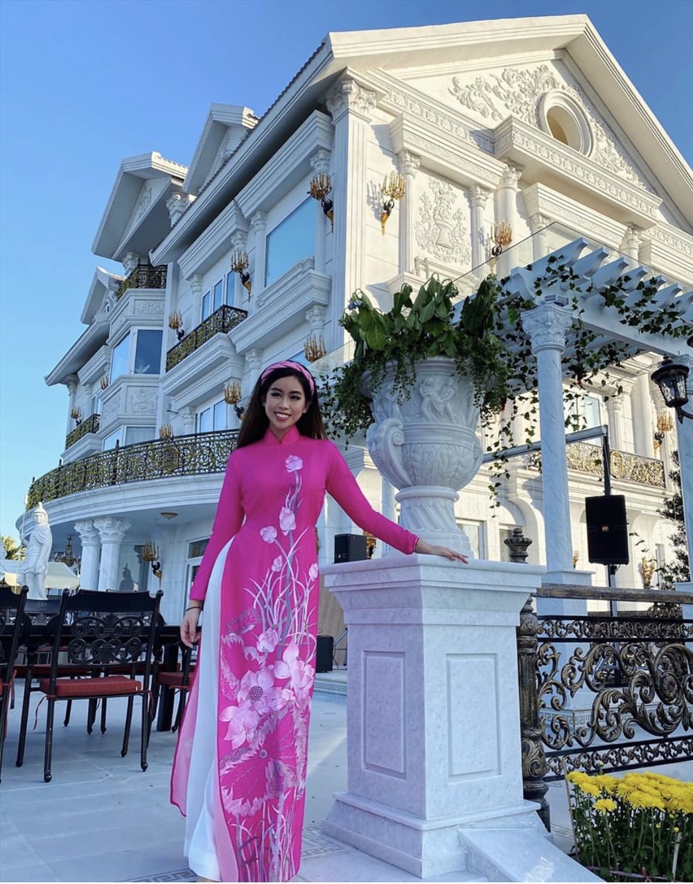 Người đẹp luôn thích thú khi được diện trang phục truyền thống vào nhưng dịp lễ Tết hay các sự kiện quan trọng.