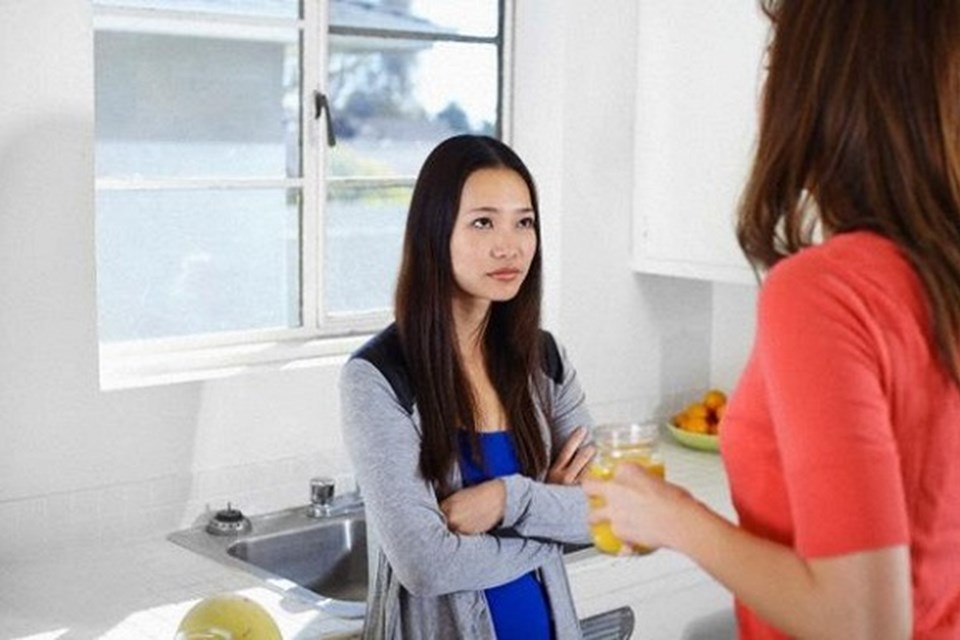 Chị dâu sai em chồng như osin và cái kết Chị dâu sai em chồng như osin và cái kết