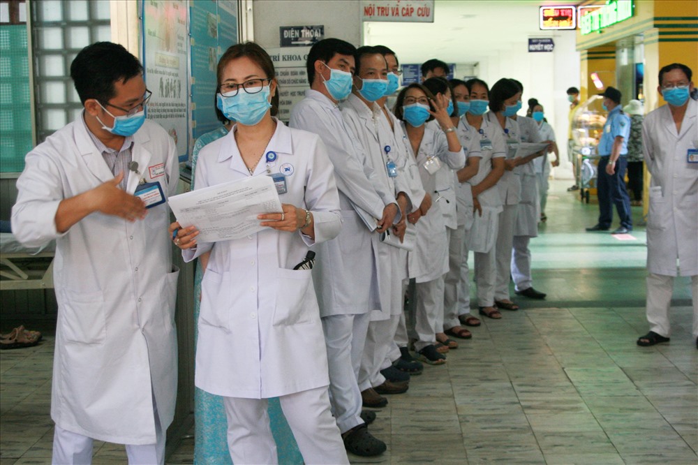 Đội ngũ y bác sĩ của Bệnh viện Thống Nhất tại buổi diễn tập ngày 5/2. Ảnh: Minh Thảo