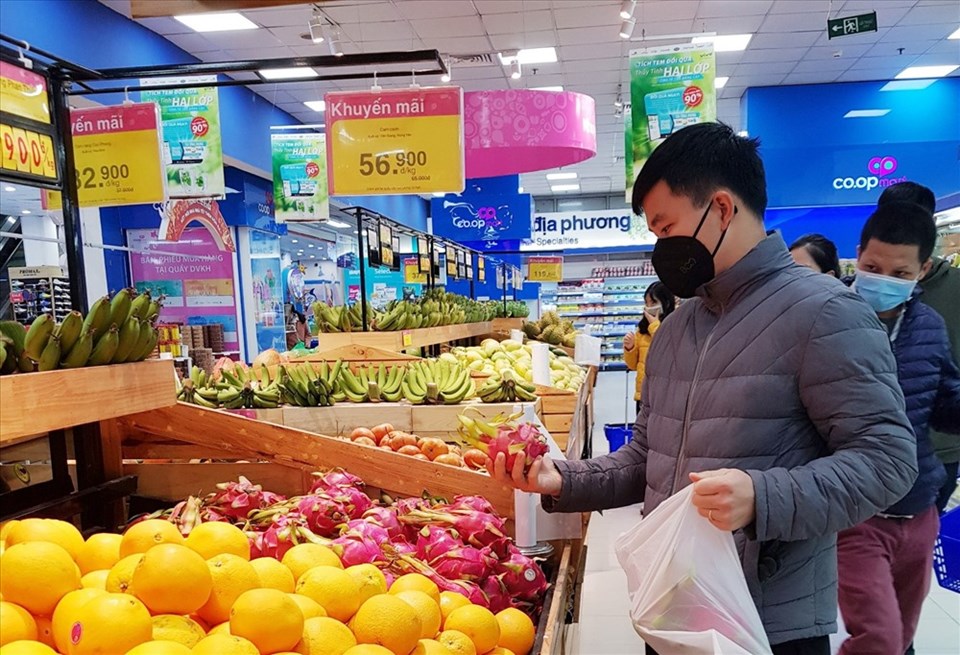 Nhiều mặt hàng nông sản giảm giá tại siêu thị. Nhiều mặt hàng nông sản giảm giá tại siêu thị.