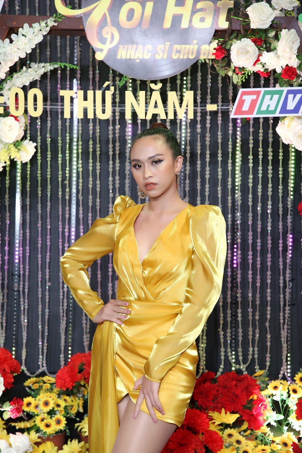 Trương Diễm không ngại vì dành cả thanh xuân để thi ca nhạc. Ảnh: TD.