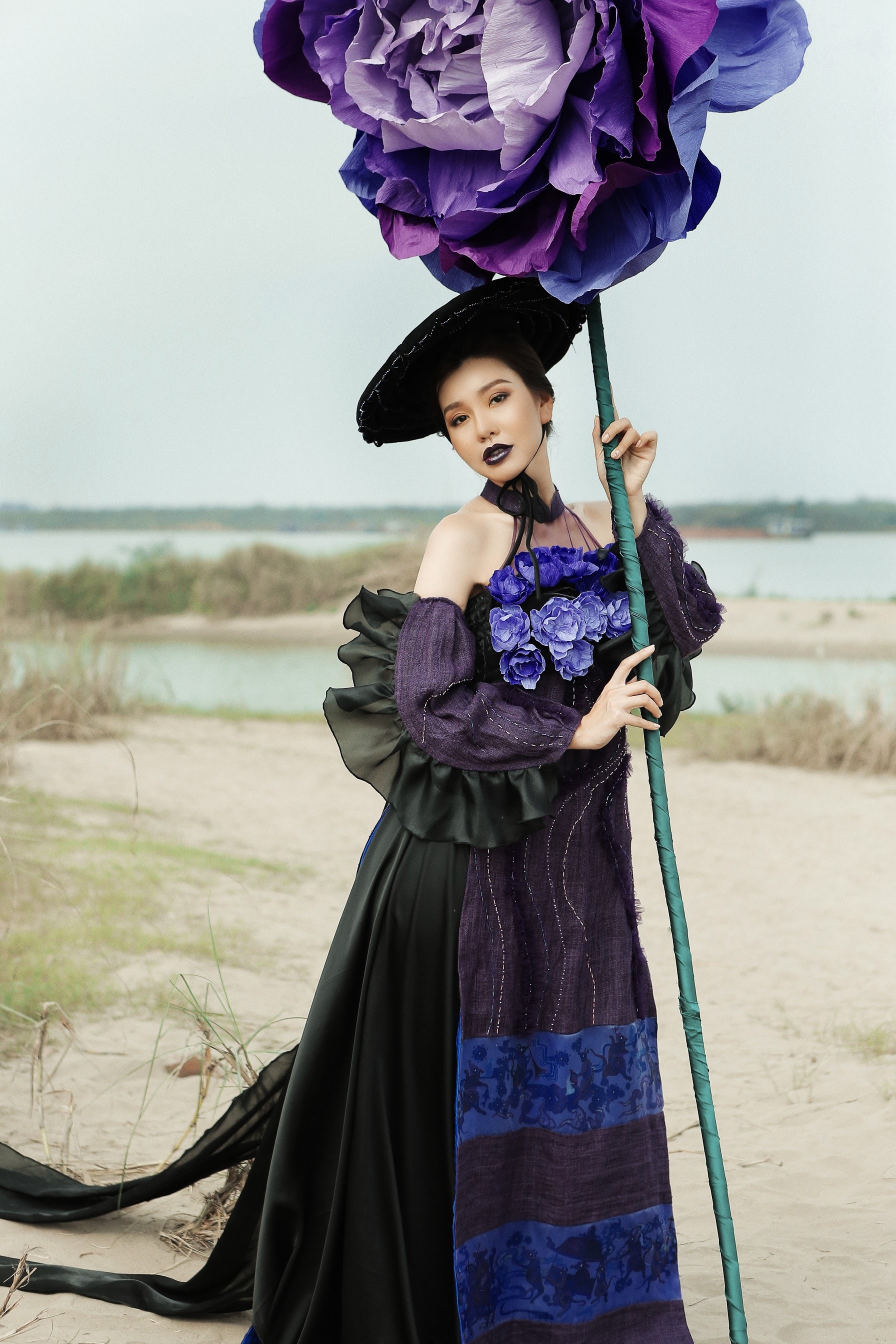 MC Hải Anh gây bất ngờ trước hình ảnh mới đầy ma mị. Ảnh: Nguyễn Văn Phước.