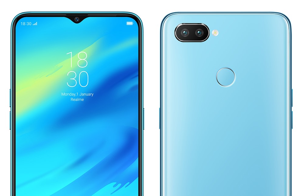 Trong khi đó, với Realme 2 Pro, mặt trước màn hình tràn viền không phải tai thỏ mà là hình giọt nước tương tự như OPPO F9. Còn mặt sau camera kép với cảm biến vân tay hình tròn.